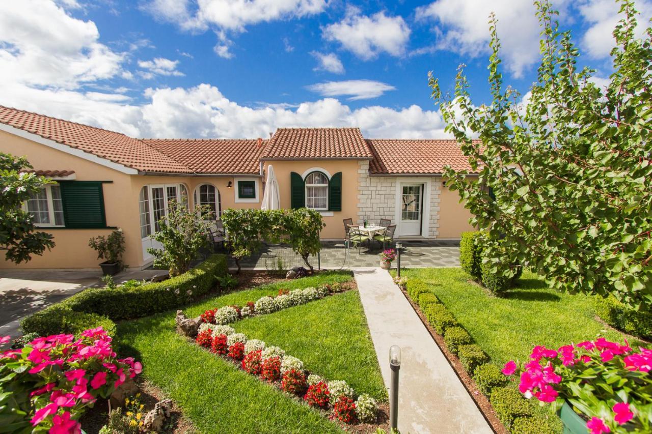 Apartments Lupus Водице Экстерьер фото