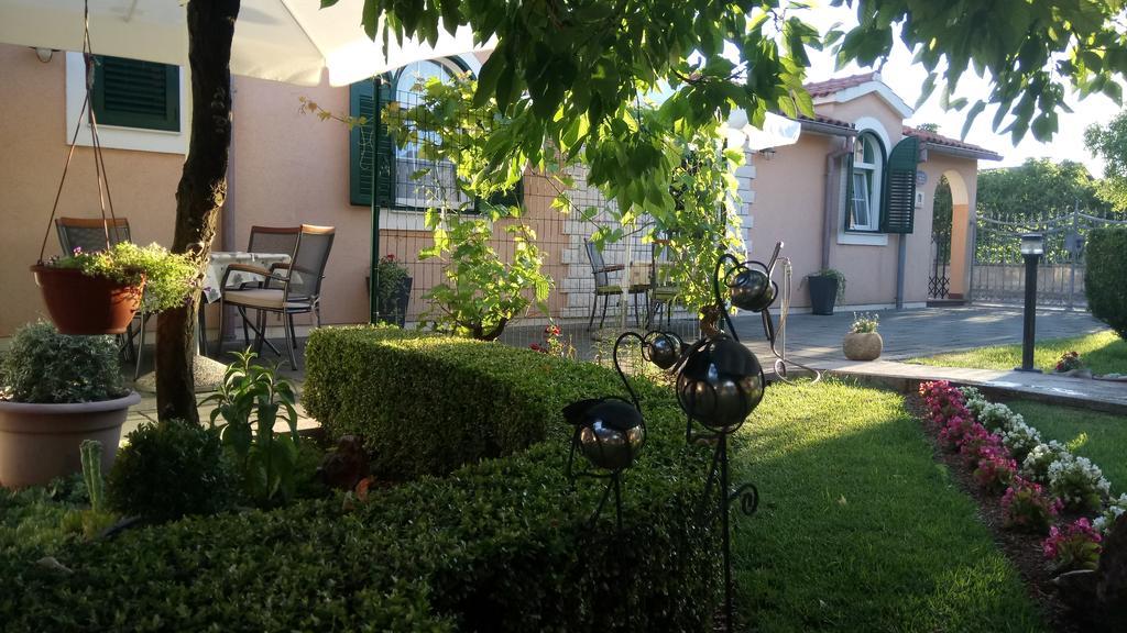 Apartments Lupus Водице Экстерьер фото